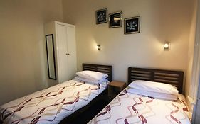 Hampton Court Guesthouse - City Centre